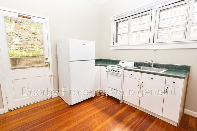 Building Photo - 318 Tremont St
