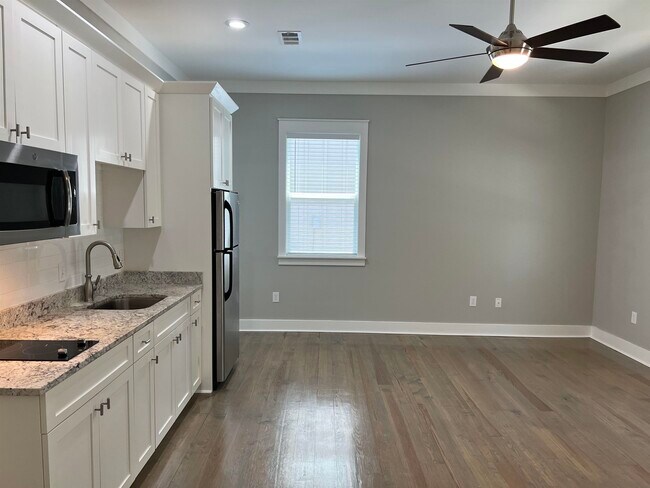 Building Photo - 3541 Esplanade Way