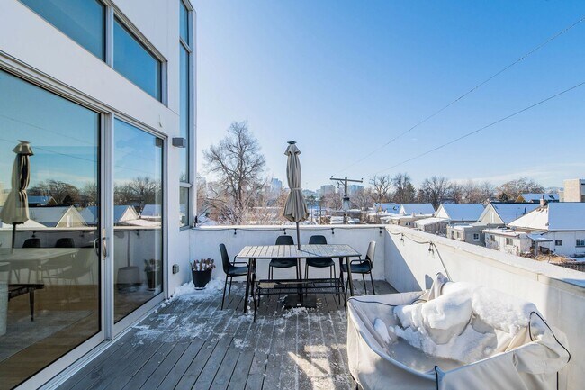 Foto del edificio - Modern 3 BDR LoHi Townhome