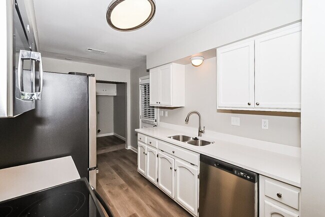 Foto del edificio - 9898 Sequoia Ln