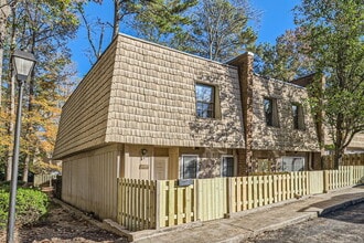 Building Photo - 6424 Woodstone Way