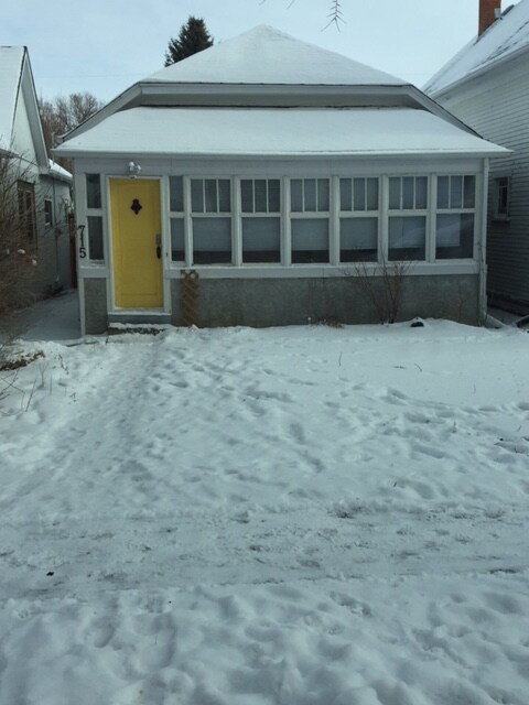 Photo du bâtiment - 715-716 6 St S