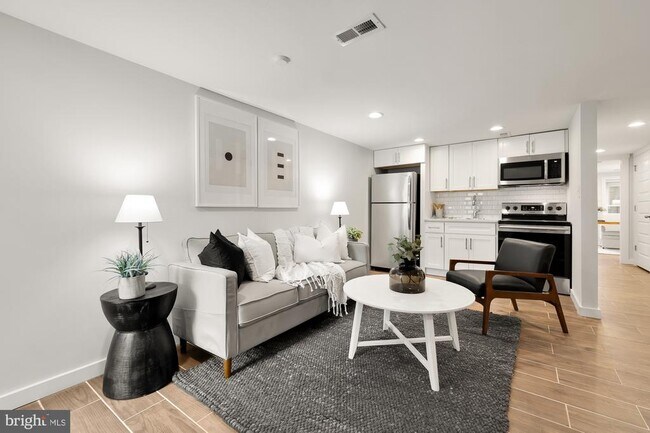 Foto del edificio - 135 Varnum St NW