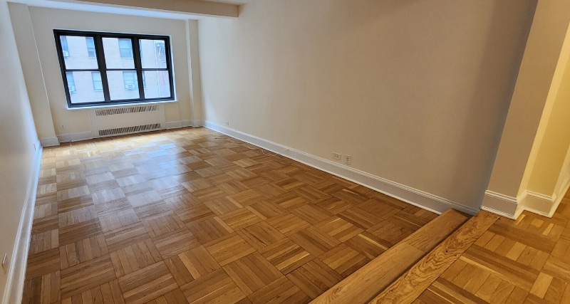 Photo - 141 E 56th St