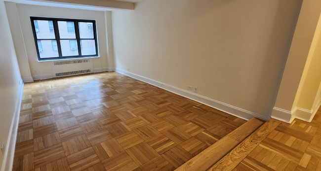 Photo - 141 E 56th St Apartment