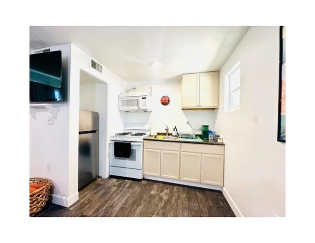 Foto del edificio - 187 W Center St