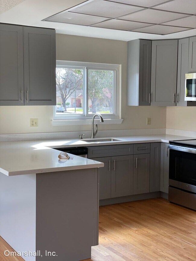 Building Photo - 4 br, 2 bath House - 3075 Via Del Sol