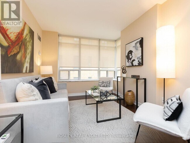 Photo du bâtiment - 60 St Clair Ave W