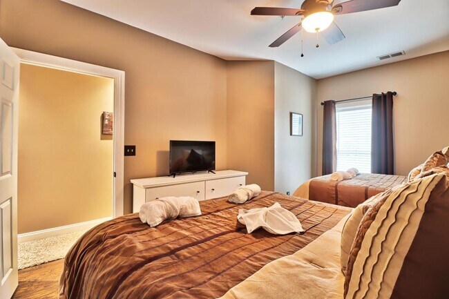Building Photo - 104 Cypress Point Ct Unit 102