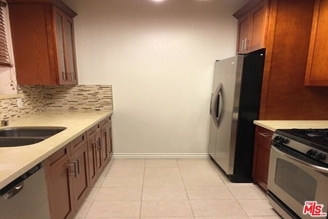 Foto del edificio - 828 N Hudson Ave