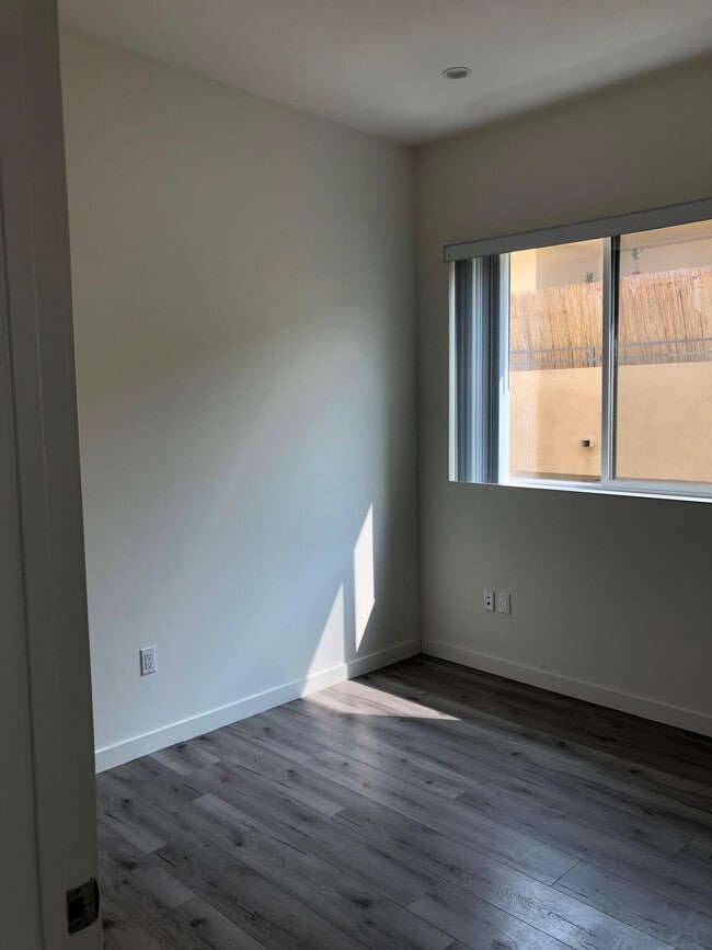 Building Photo - 6844 Woodman Ave