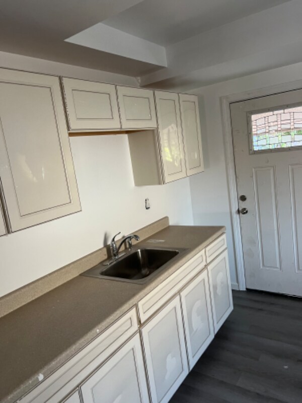 Foto del edificio - 3126 W 3rd St
