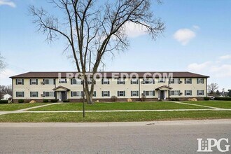 Building Photo - 1220 Bedford Woods Dr