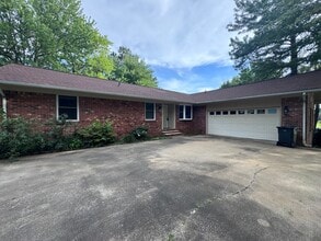 Building Photo - 4430 Chicadee Dr