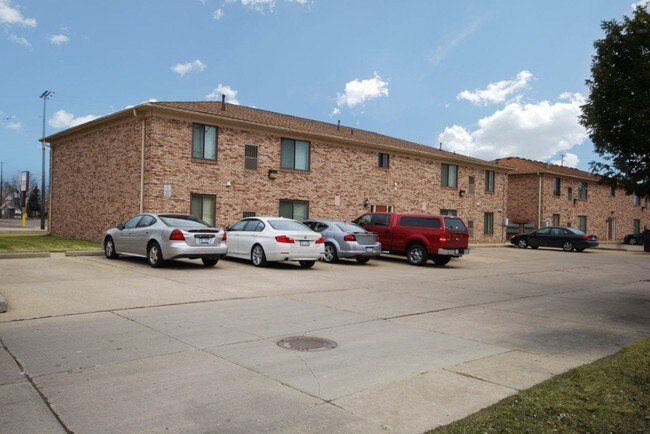 Building Photo - 567 Goddard St