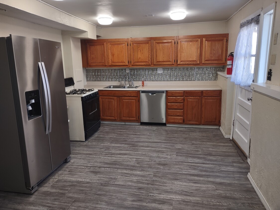 Foto principal - 780 Kilmer St