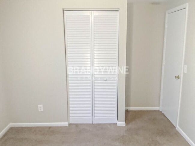 Building Photo - Lovely 3BR ready for immediate move in! Be...