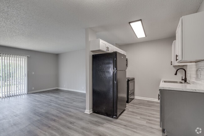 Interior Photo - Crossings at Midtown