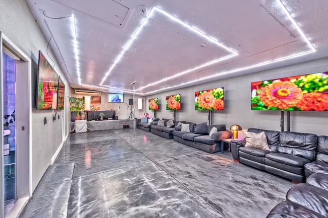 Event Room w 2 bathrooms - 3160 Belcastro St