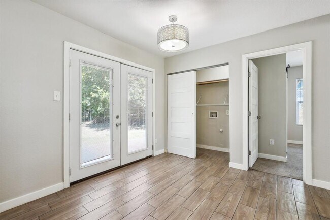 Foto del edificio - 4707 Little Hill Cir