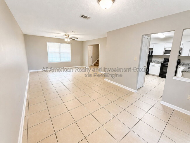 Building Photo - 939 Tanager Rd