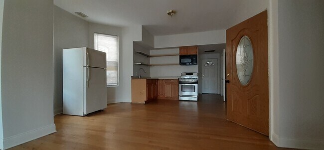 Foto del edificio - 1356 N Western Ave