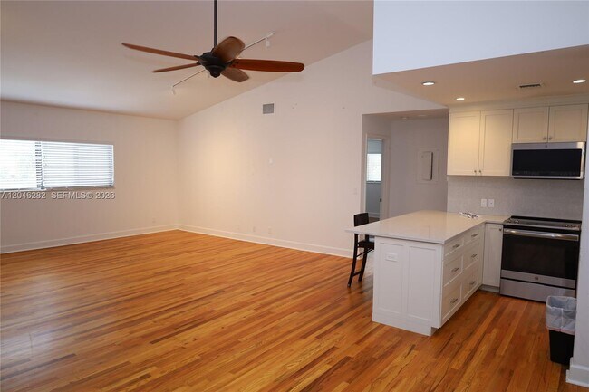 Building Photo - 340 Conniston Rd