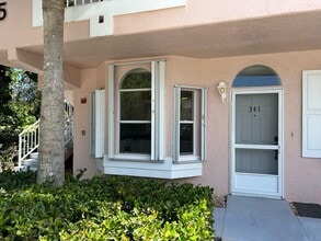 Building Photo - 18081 SE Country Club Dr