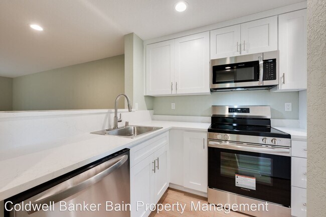 Building Photo - 2 br, 1.5 bath House - 9905 NE 135th Place