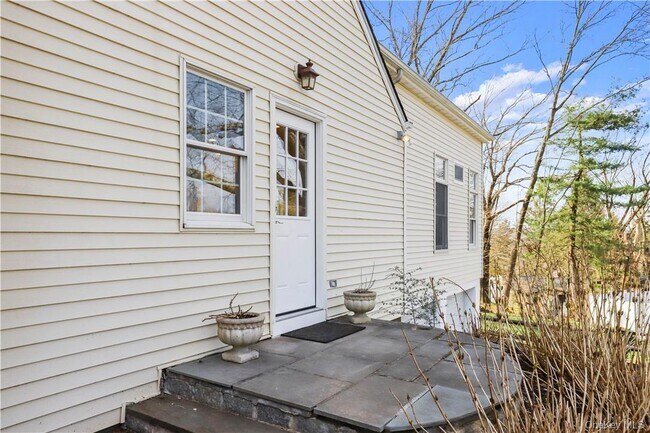 Foto del edificio - 152 Forest Dr