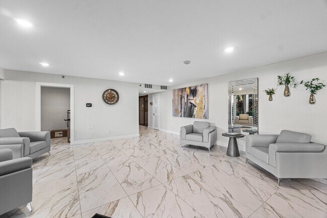 Building Photo - 6662 Boca Del Mar Dr