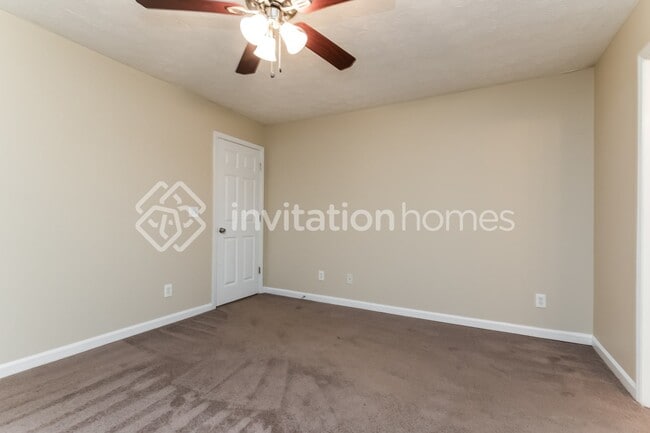 Foto del edificio - 5078 Holly Hock Dr