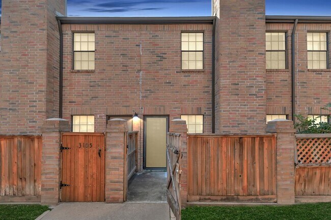 Foto del edificio - 9800 Pagewood Ln