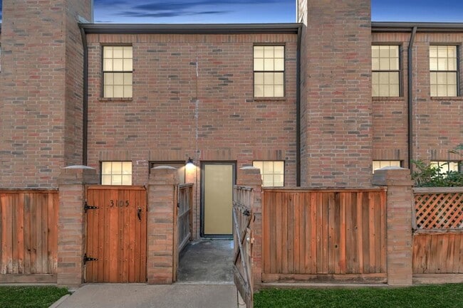 Building Photo - 9800 Pagewood Ln