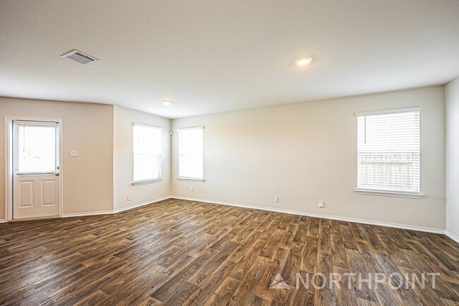 Building Photo - 3 BR/2BA | Single Family Home | In San Antonio!