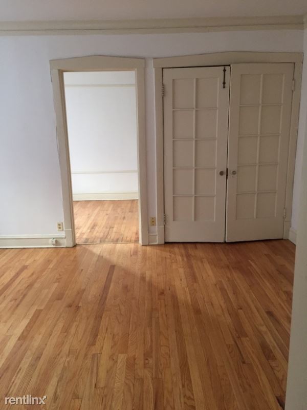 Building Photo - 1438 W Thorndale Ave