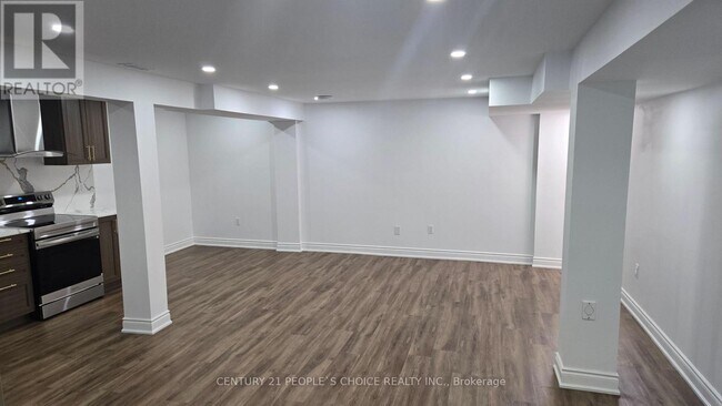 Building Photo - 53 Larry Cres