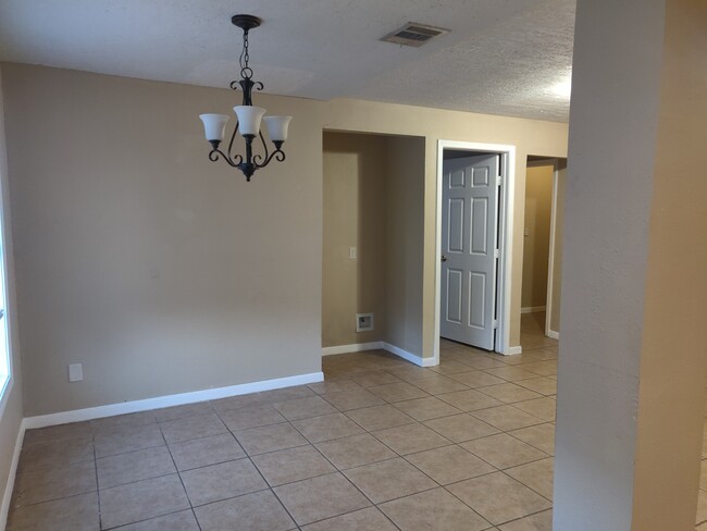 Living Room - 2115 Raspberry Ln