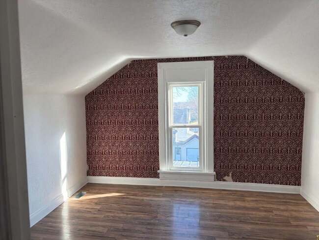 Building Photo - Completely Remodeled 3-Bedroom Home – Move-In Ready in Great Sidney Neighborhood