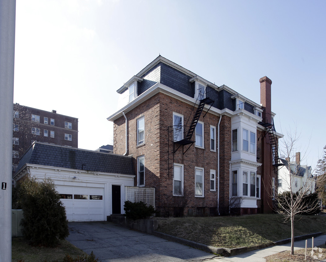 Foto del edificio - 247 Wayland Ave