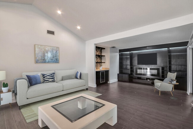 Foto del edificio - 5529 Lakeview Mews Terrace