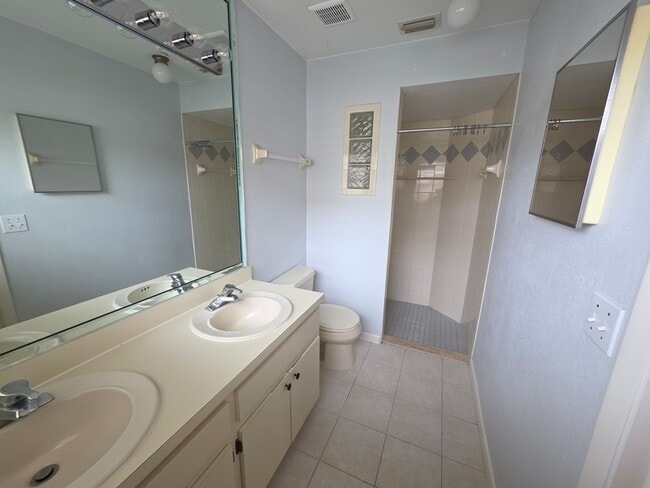 Building Photo - 2410 Piedmont Lakes Blvd