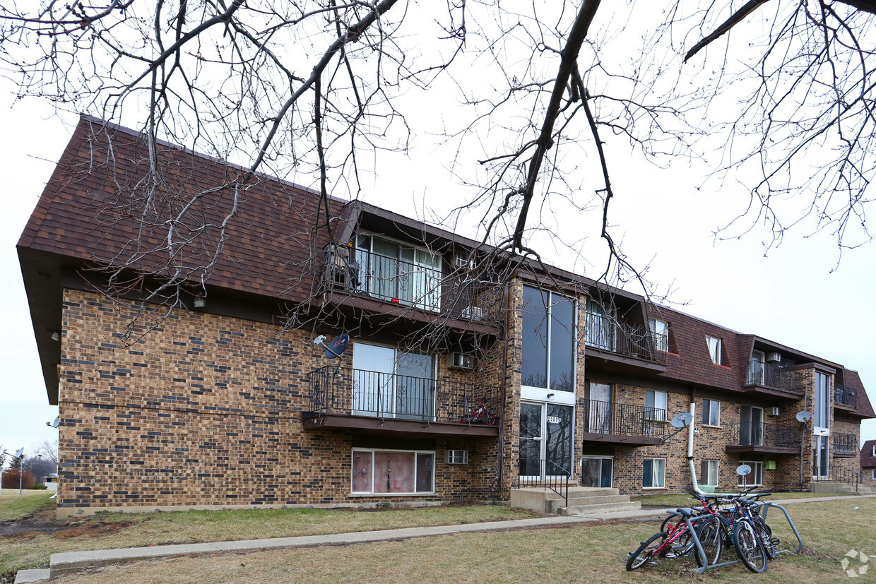 Building Photo - 2480 Leslie Ln