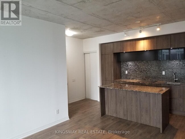 Building Photo - 88 Blue Jays Way