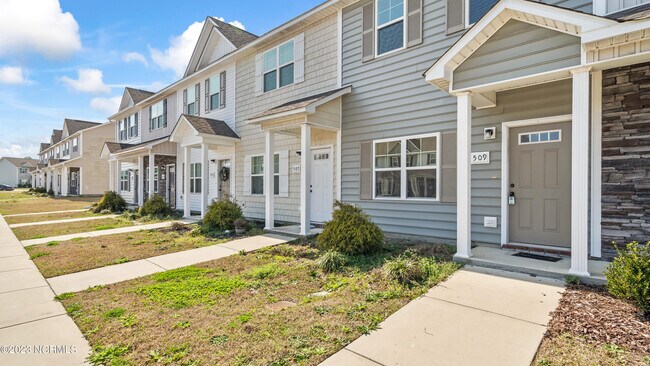 Foto del edificio - 509 Justice Farm Dr