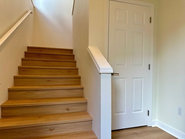 Photo - Beautiful 2 bed/2 Bath townhouse in Kenmore