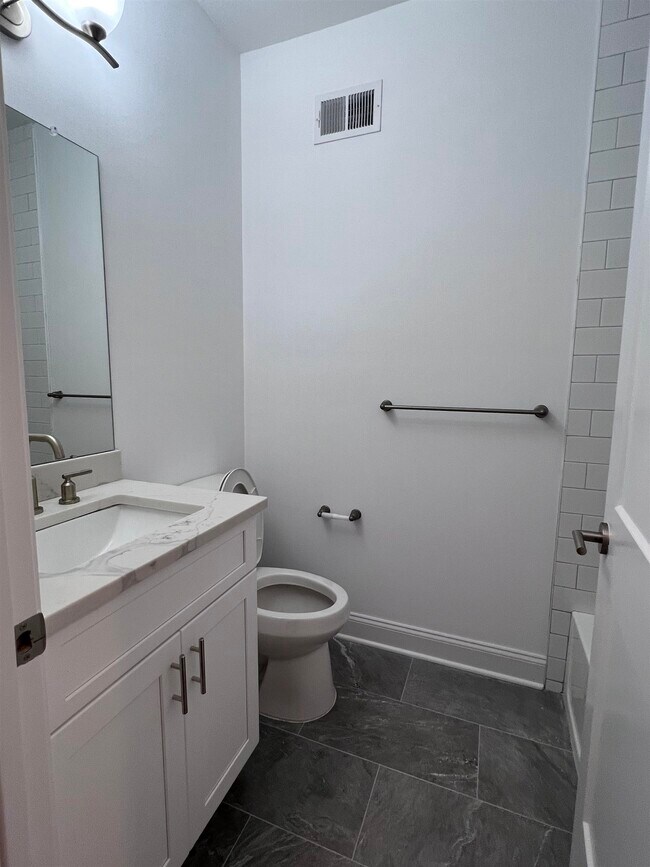 14 Stevens Ave Unit 2, Jersey City, NJ 07305 Room for Rent in Jersey