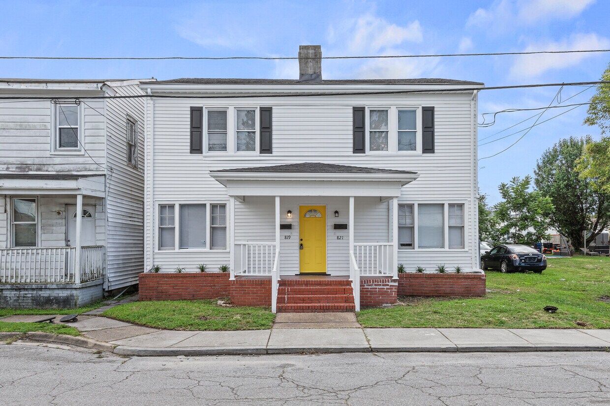 819 Lincoln St Unit 1, Portsmouth, VA 23704 Room for Rent in