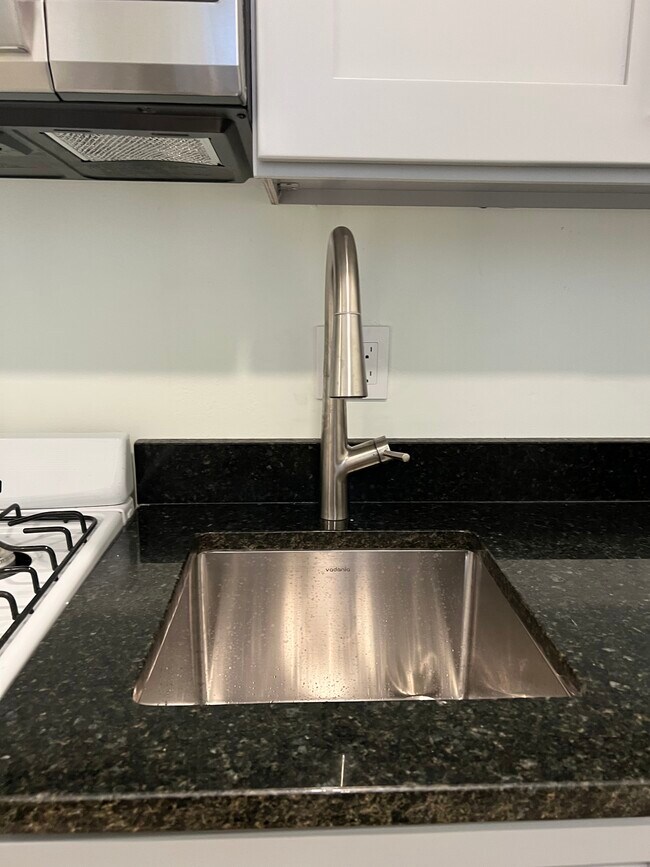 sink - 135 S 10th St