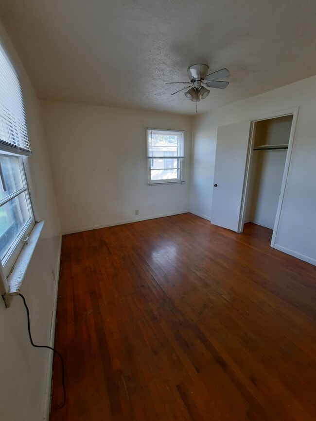 Bedroom 2 - 410 E Prescott Ave